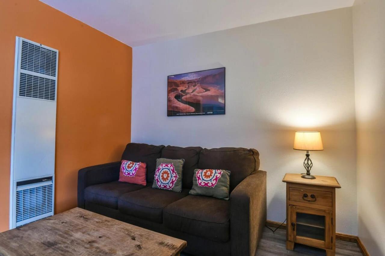 Cozy Adventure Pad Near Downtown - Rose Tree 2 Villa Moab Luaran gambar
